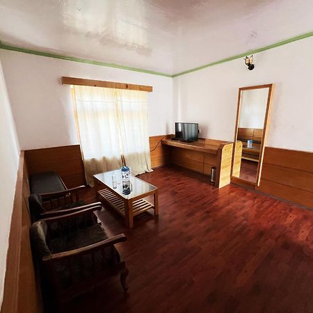 Hotel Lumbini ليه المظهر الخارجي الصورة